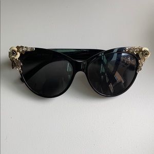 Vintage Black Shades 🕶